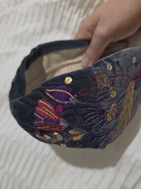 Powder Embroidered Velvet Padded Headband with Sequins - Multicolor Like New